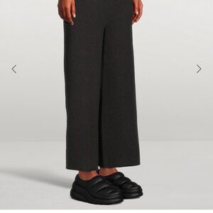 UGG Women K Sport Yeah Clog size 6